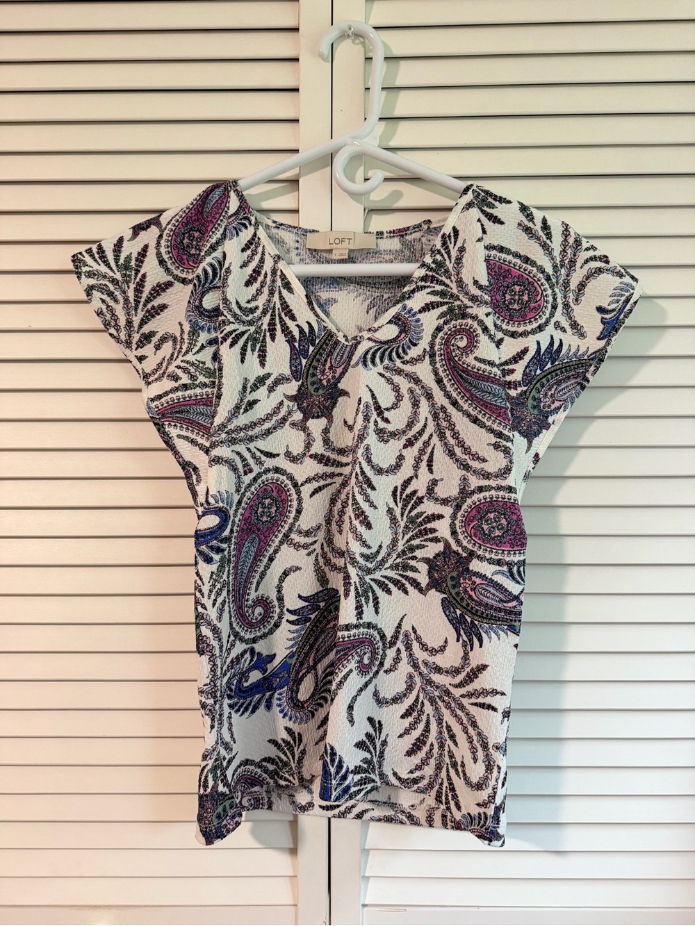 LOFT Paisley Print V-Neck Cap Sleeve Blouse Size S